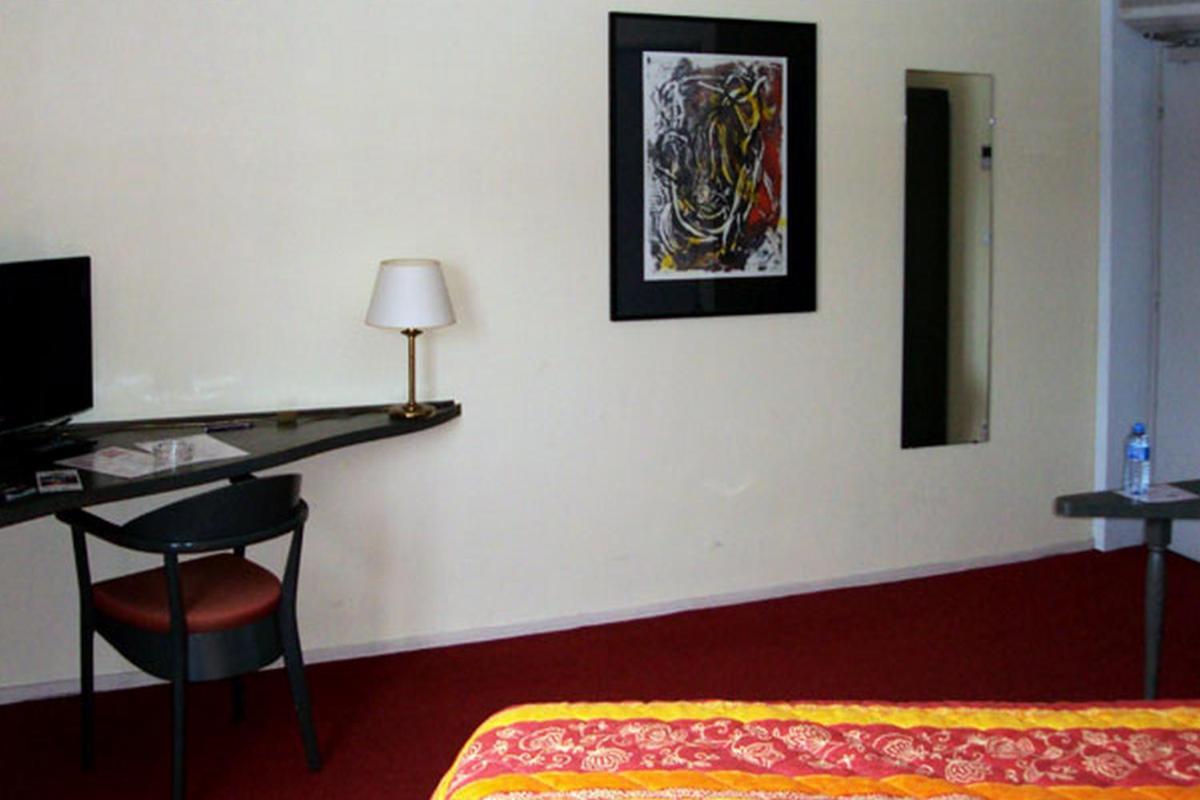 Les Colonnes Strasbourg Zenith Hotell Eckbolsheim Exteriör bild